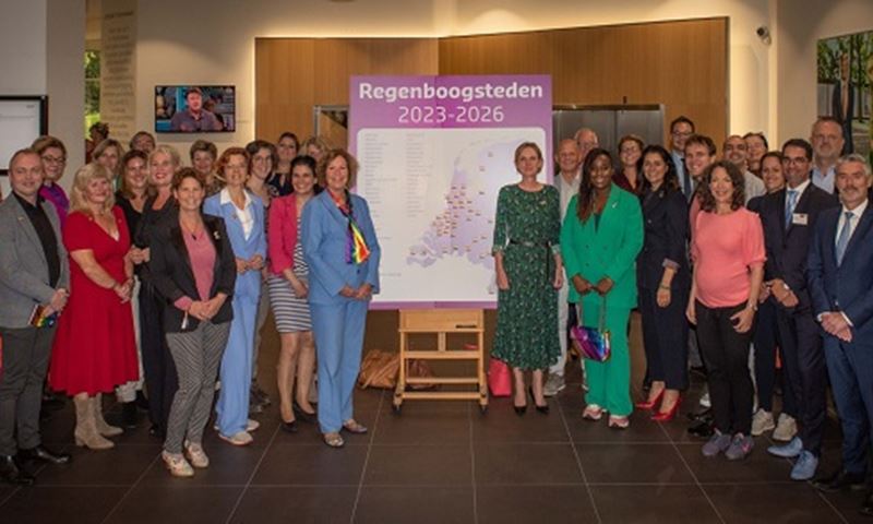 Gemeente Schiedam tekent regenboogconvenant met OCW