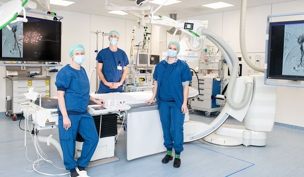 Franciscus neemt splinternieuwe hybride operatiekamer in gebruik