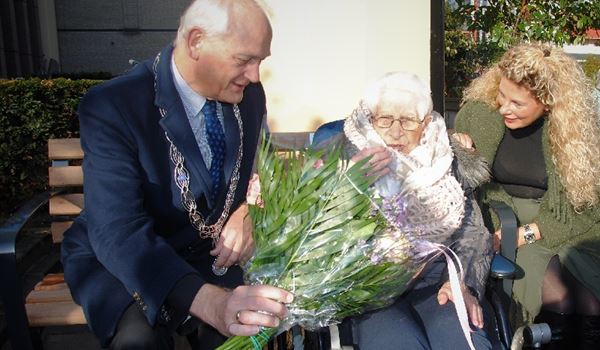 Lenie Paauwe, Schiedams oudste inwoner ooit, is op de leeftijd van 108 jaar overleden